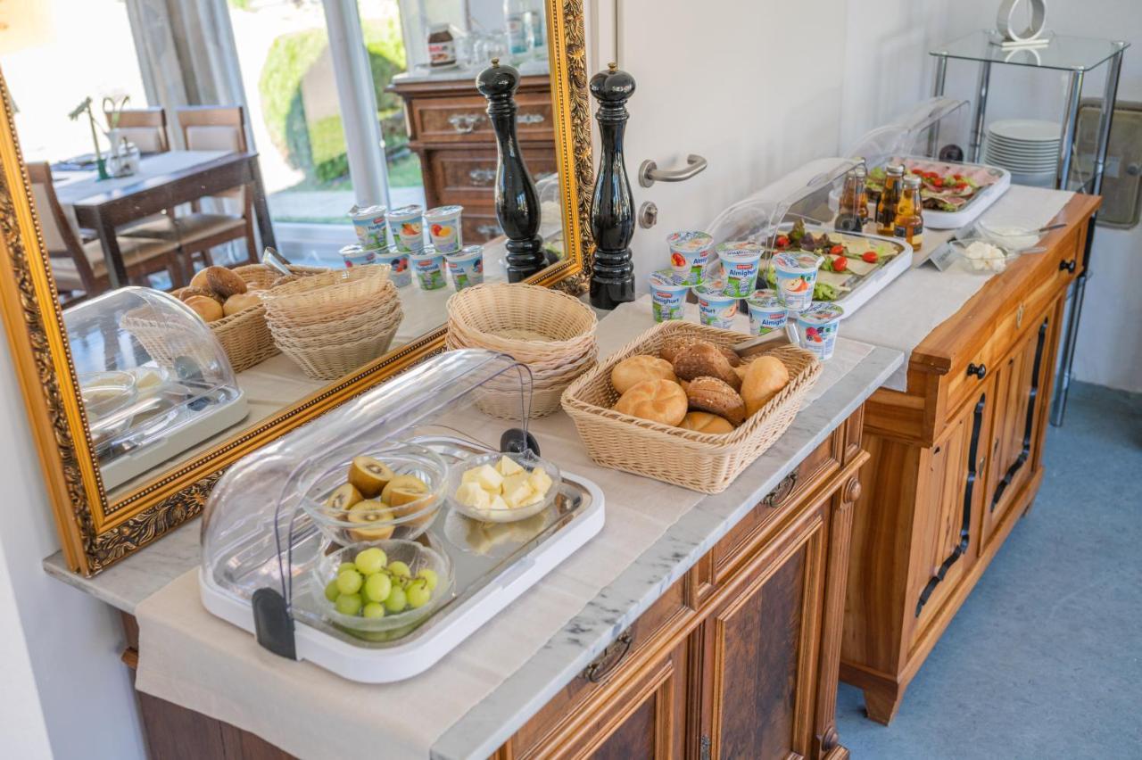 אוברלינגן Hotel Am Kirchplatz מראה חיצוני תמונה