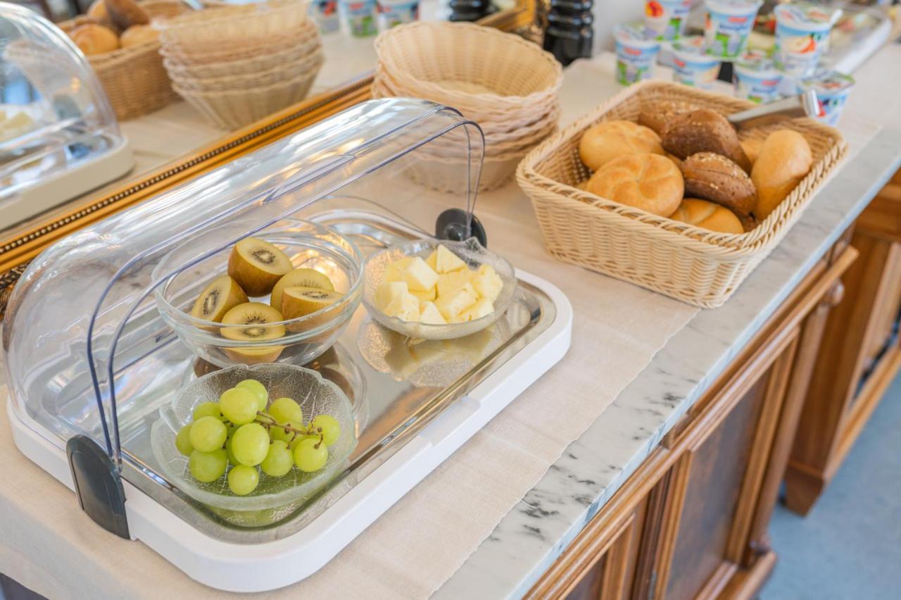 אוברלינגן Hotel Am Kirchplatz מראה חיצוני תמונה