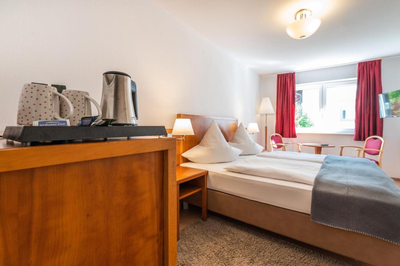 אוברלינגן Hotel Am Kirchplatz מראה חיצוני תמונה